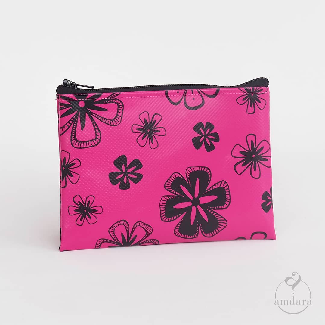 Maskent Schchen Blumen Print Schwarz Auf Pink Amdara