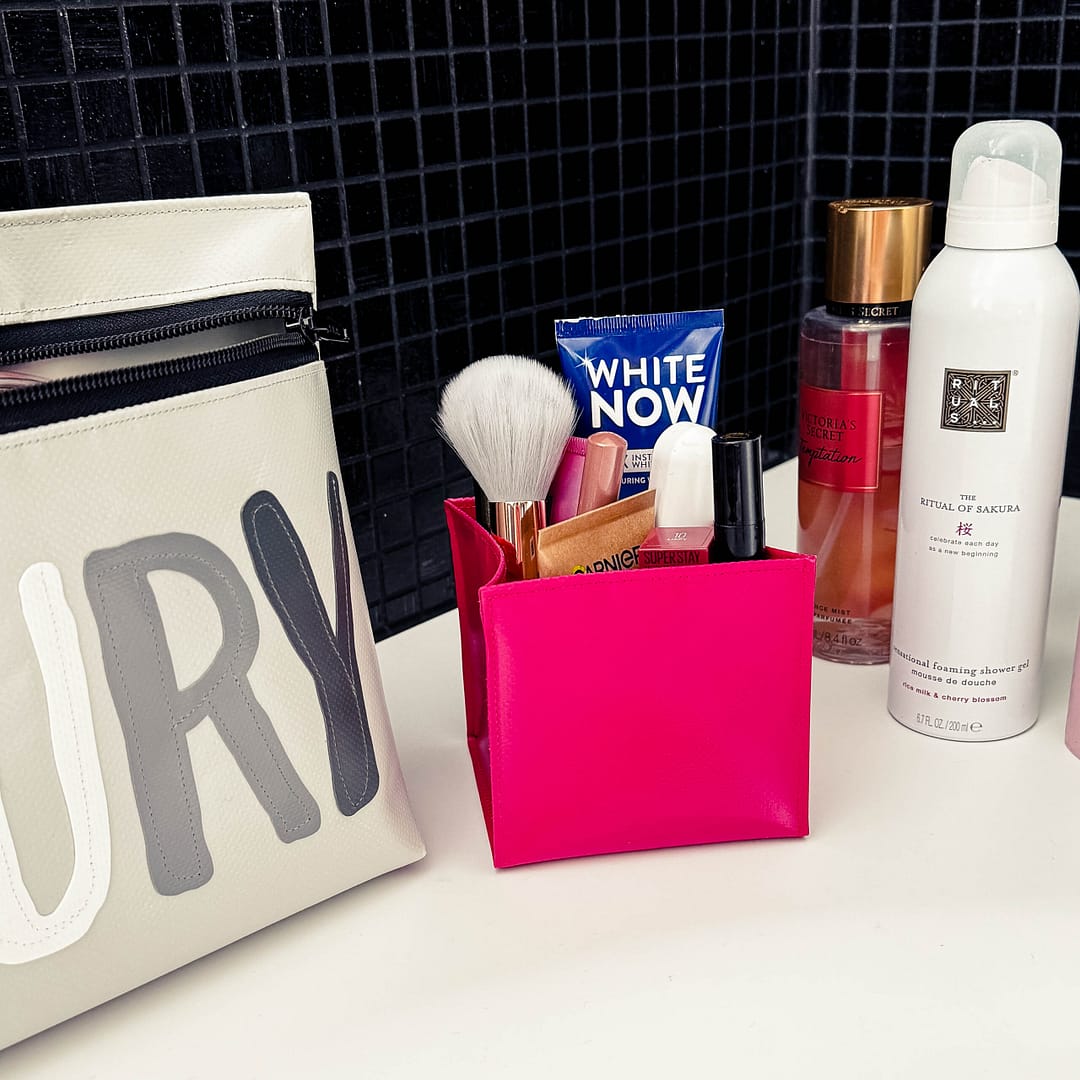 Necessaire, Kulturbeutel, Kosmetiktasche gross, auswaschbar, aus Blache