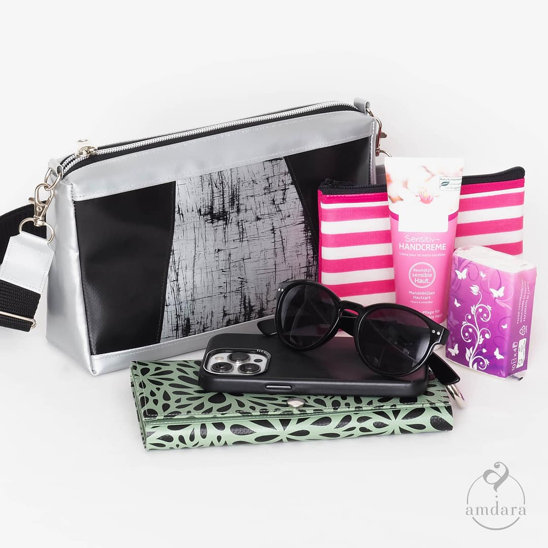 Crossbodybag Ronja, Umhängetasche aus Blache, handmade by amdara,