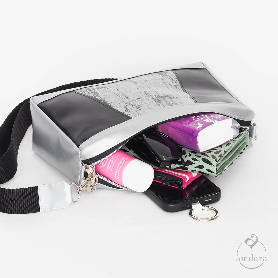 Crossbodybag Ronja, Umhängetasche aus Blache, handmade by amdara,