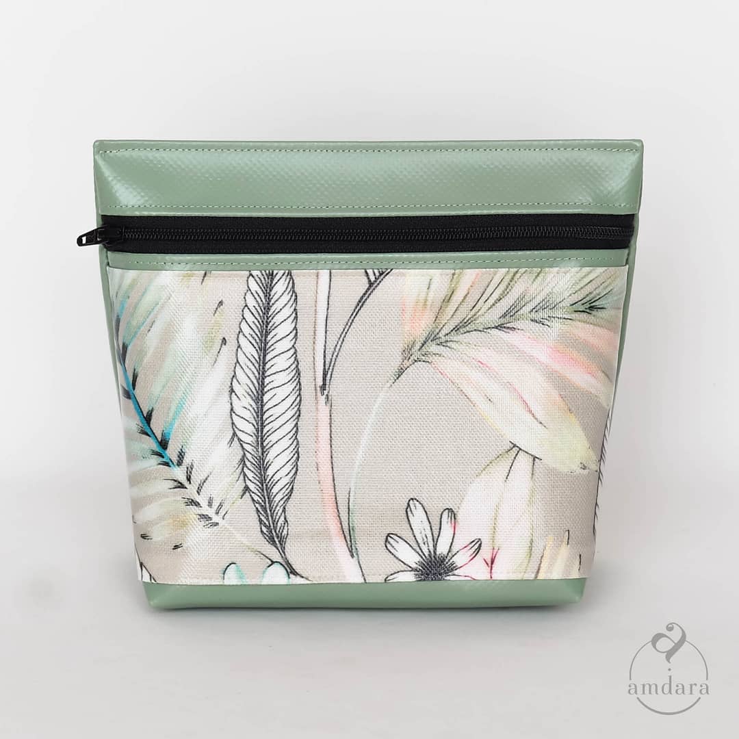Schminktäschchen, Necessaire, Taschen-Organizer aus Blache, Blumen und Blätter auf beige