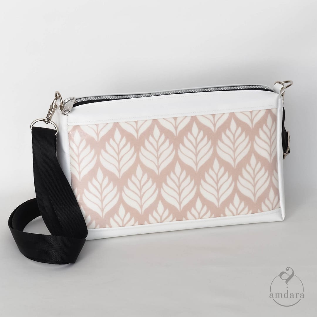 Crossbodybag Ronja, Umhängetasche aus Blache, handmade by amdara, Blätter weiss auf altrosa