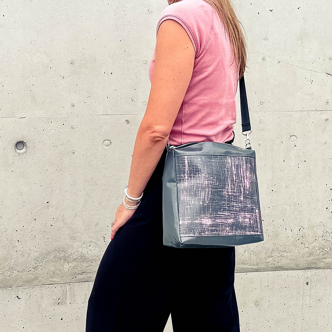 Mittelgrosse Handtasche, Umhängetasche, Crossbodybag, Schultertasche aus Blache