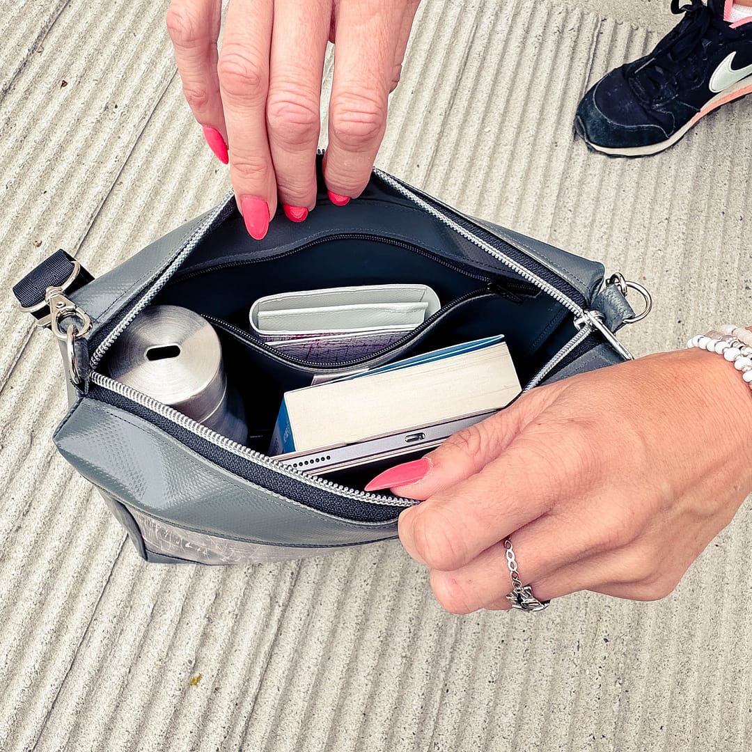 Mittelgrosse Handtasche, Umhängetasche, Crossbodybag, Schultertasche aus Blache