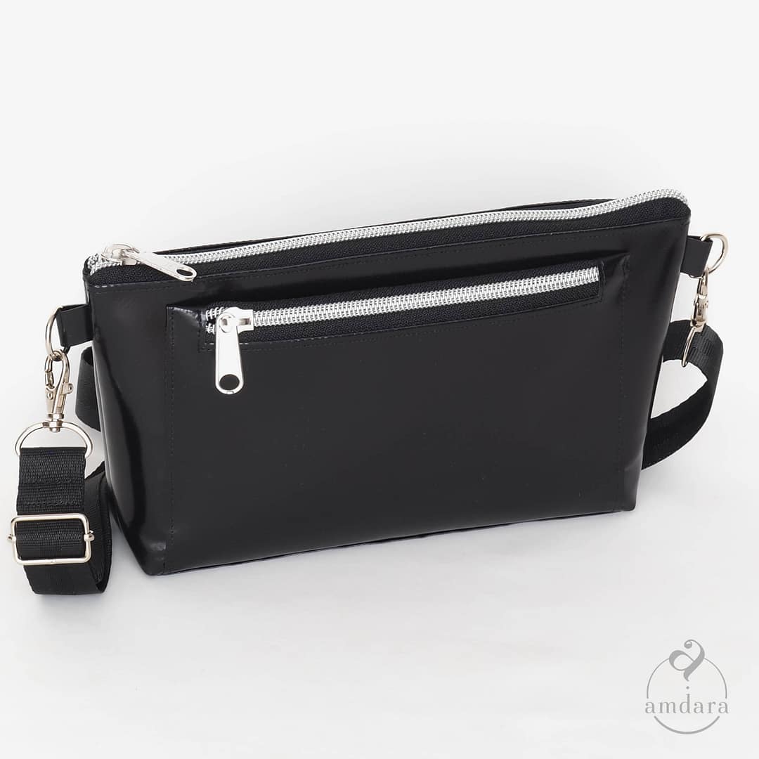 Crossbodybag Samia, kleine Umhängetasche aus Blache, handmade by amdara