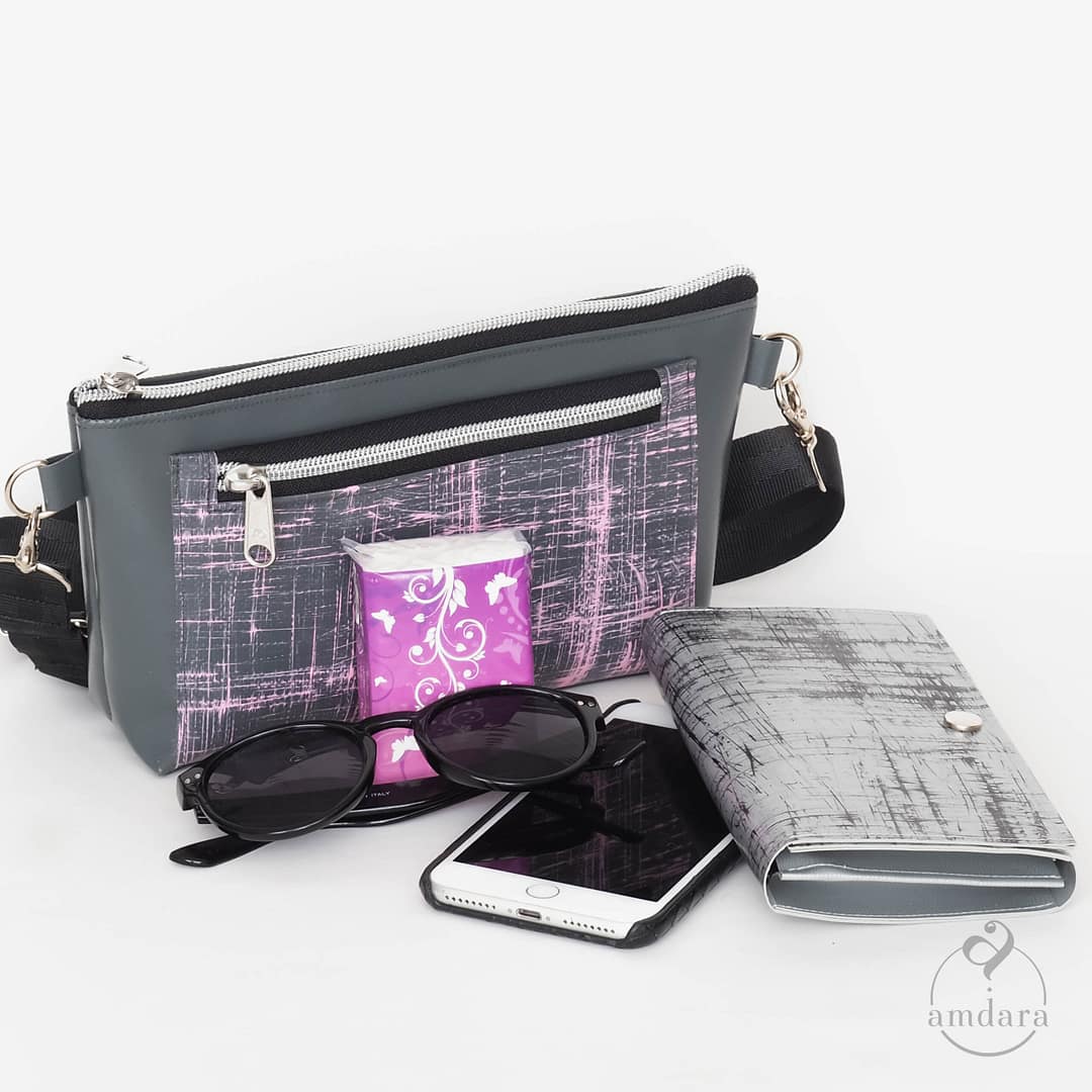 Crossbodybag Samia, kleine Umhängetasche aus Blache, handmade by amdara