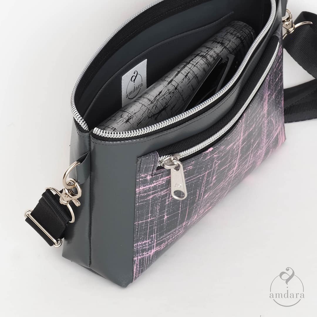 Crossbodybag Samia, kleine Umhängetasche aus Blache, handmade by amdara